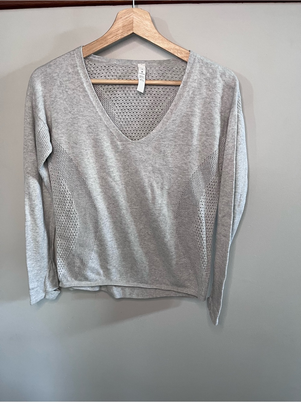 Lululemon V-Neck Mesh Panel Sweater Gray Cotton Viscose Knit Size 4